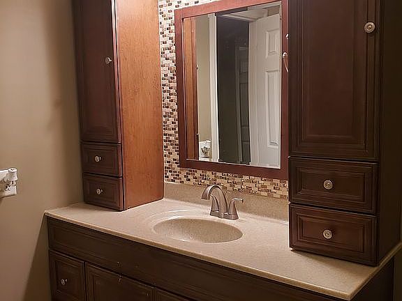 5th image of 932 S 151st Cir