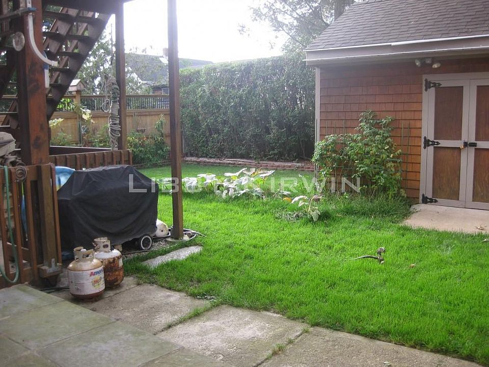 20 Lee Ave Newport RI Zillow