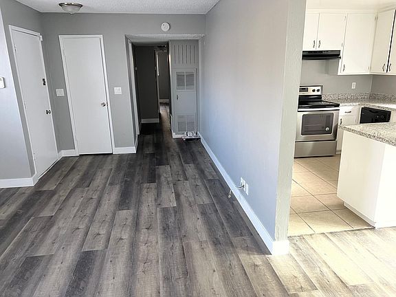 5th image of 26 S Lake Dr APT 1