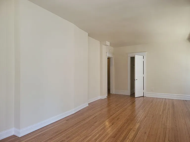 1639 W Turner St — Photo 19