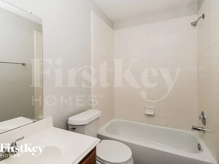 1438 Rocky Glen Ln — Photo 16
