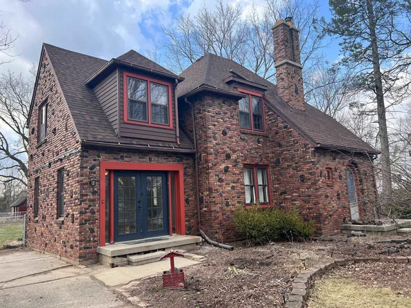 1502 S M 52, Owosso, MI 48867