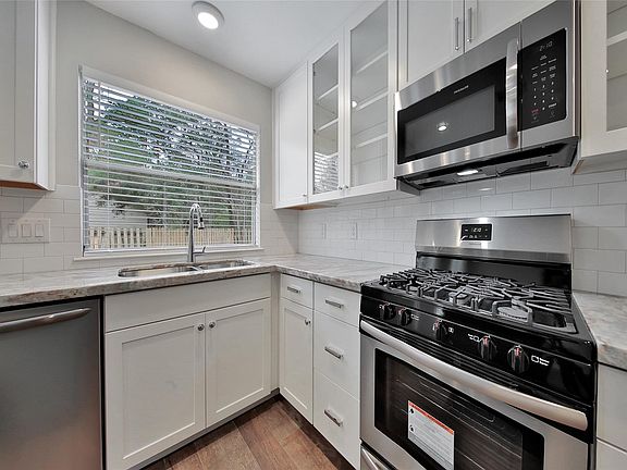 5th image of 32 E Lance Leaf Rd