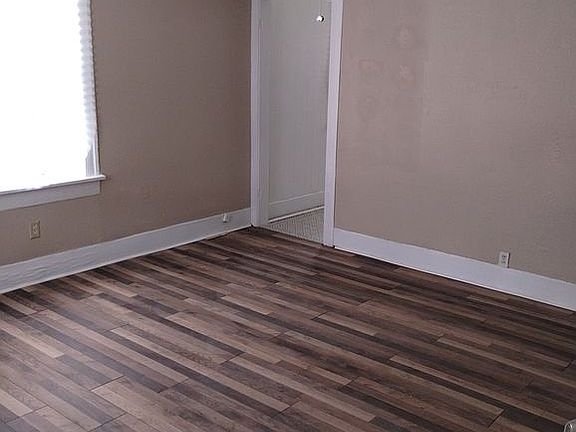 2nd image of 1029 Elmhurst Ave