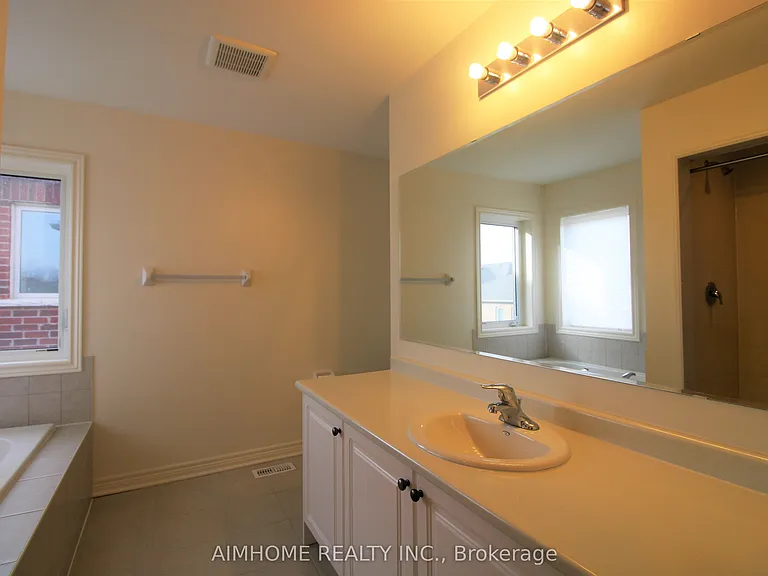 38 Foxberry Rd — Photo 27
