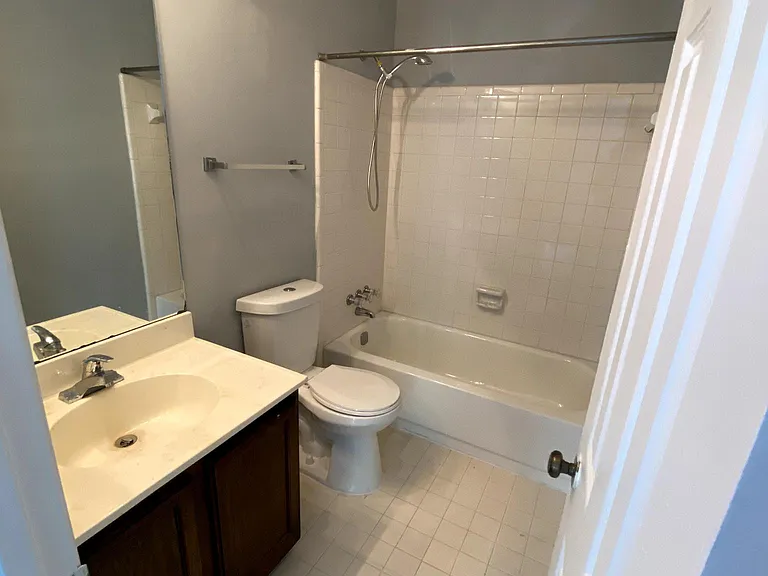 1016 Huntington Trce SE — Photo 11