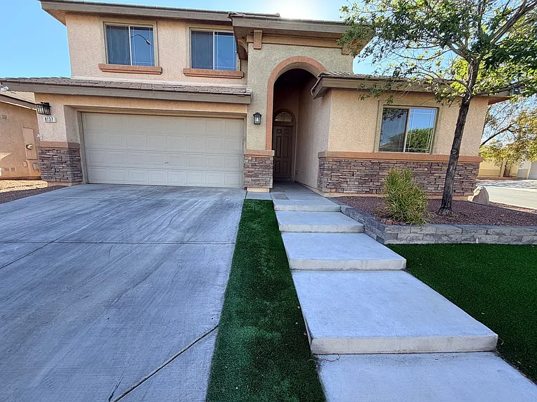 8137 Slate Falls St — Photo 2