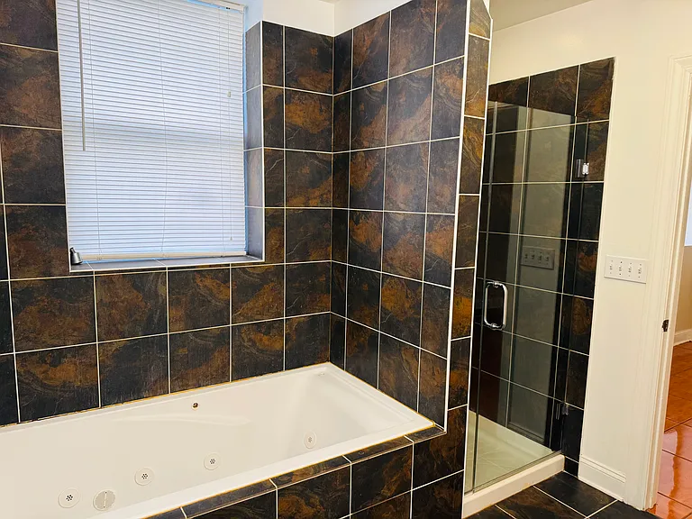 6217 S Woodlawn Ave #1 — Photo 11