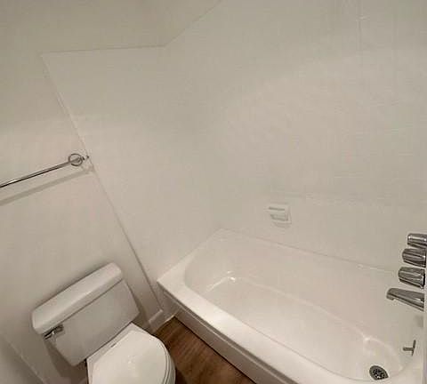 4th image of 24 17th Ave APT 314