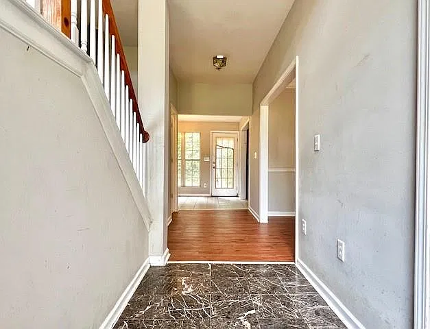 3 bed, 2.5 bath, 2599 sqft, $2,495 — Photo 2