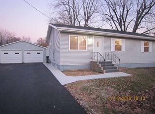 3430 38th St, Moline, IL 61265