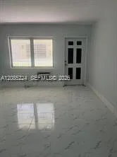 636 Meridian Ave #4