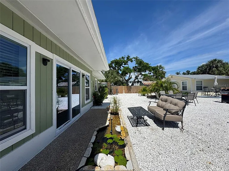 640 Broadway St — Photo 26
