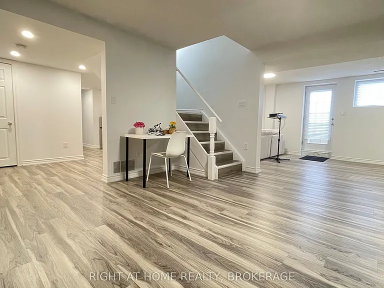 1163 Rosethorne Rd #LOWER — Photo 8
