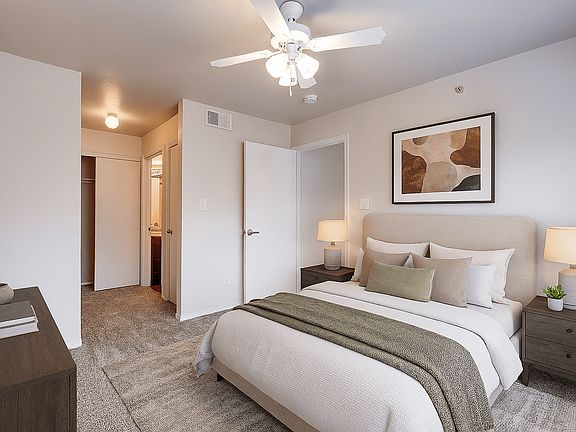 5th image of 423 E Ledbetter Dr #436