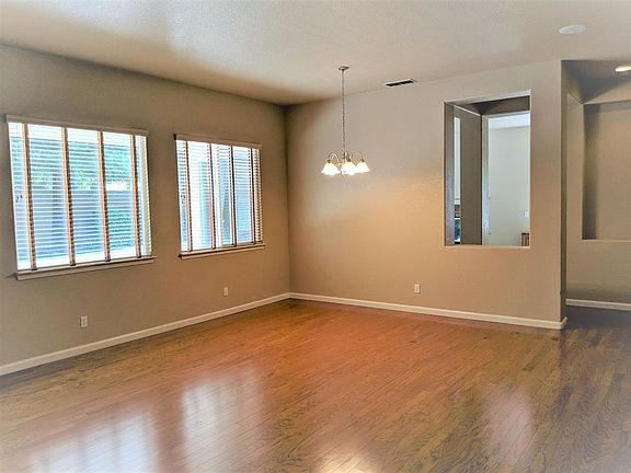 5th image of 2511 Somerset Way