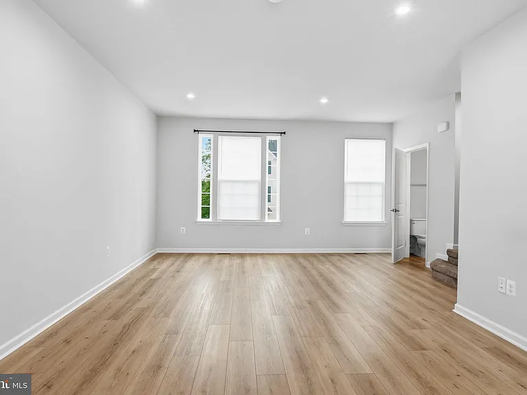8718 Stevenson Ln — Photo 14