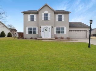 1408 Oak Ridge Dr, Washington, IL 61571