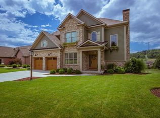 136 Congressional Ln, Beaver, PA