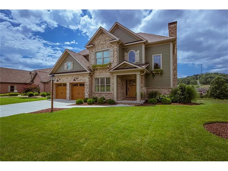 136 Congressional Ln photo 1