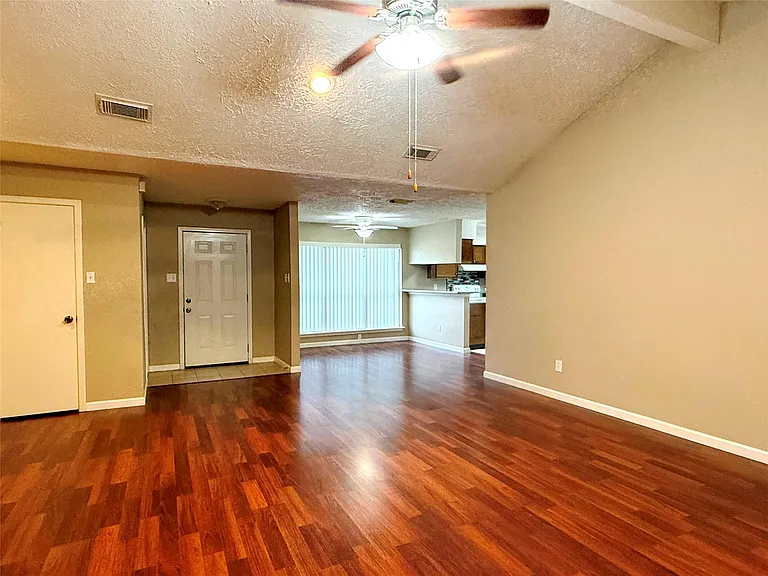 4923 Kentwalk Dr — Photo 6