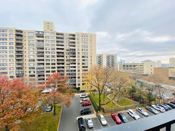 225 Saint Pauls Avenue image 13 of 13