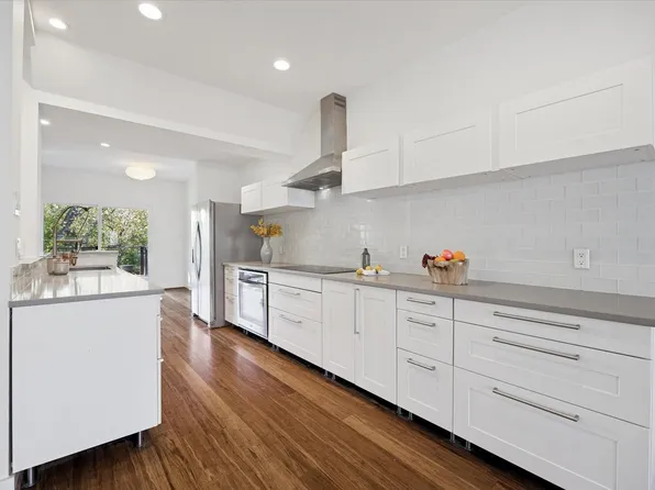 1802 Stoney Brook Dr APT 102, Houston, TX 77063