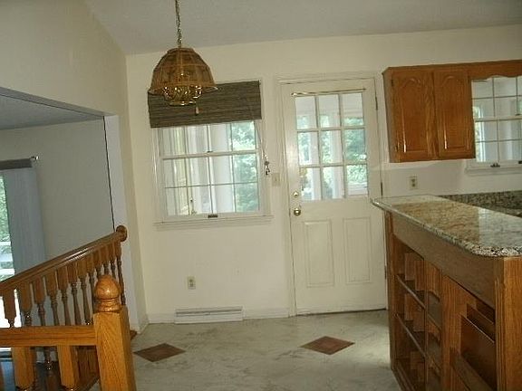 2nd image of 118 Woodstock Way