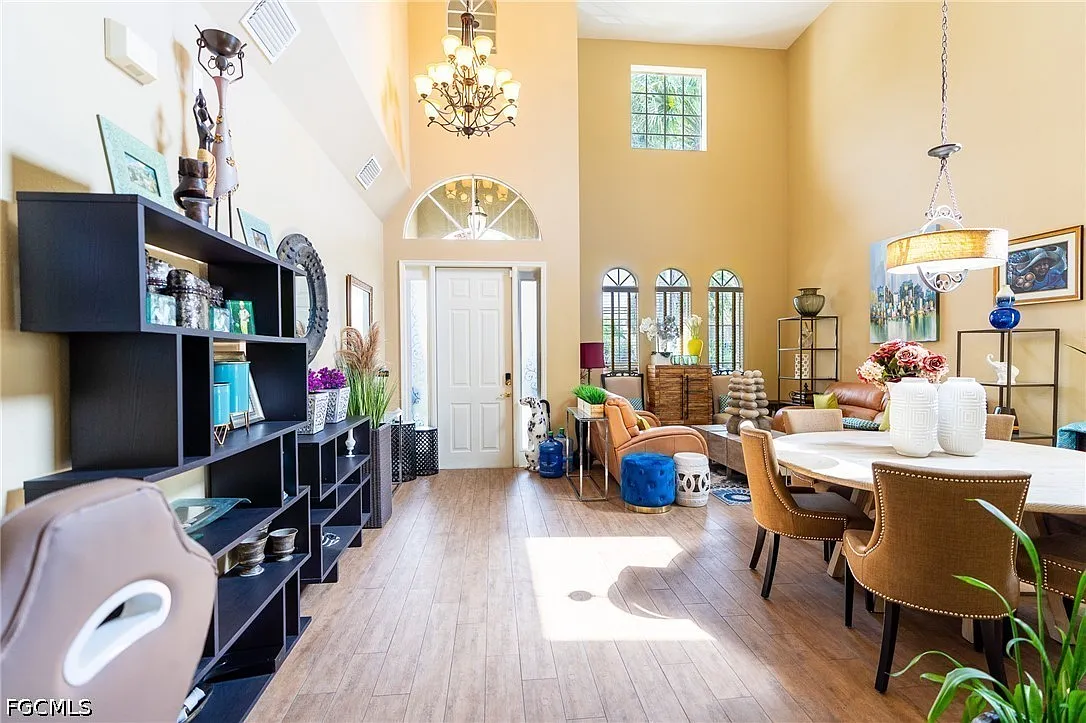 4 bed, 4.0 bath, 2982 sqft, $2,950 — Photo 4