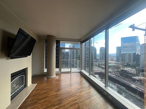 5th image of 10610 NE 9th Pl Unit 2100