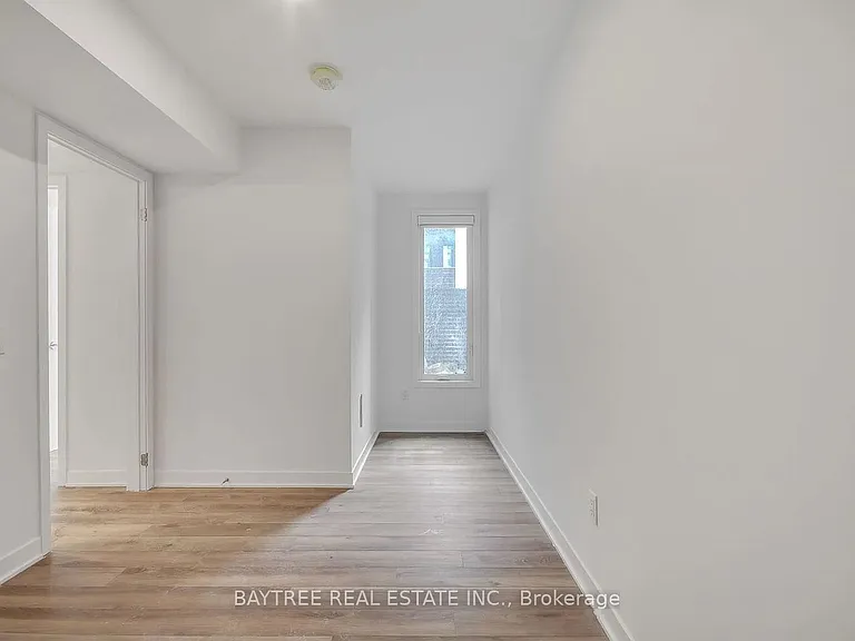 30 Ed Clark Gdns #Townhouse 4 — Photo 22