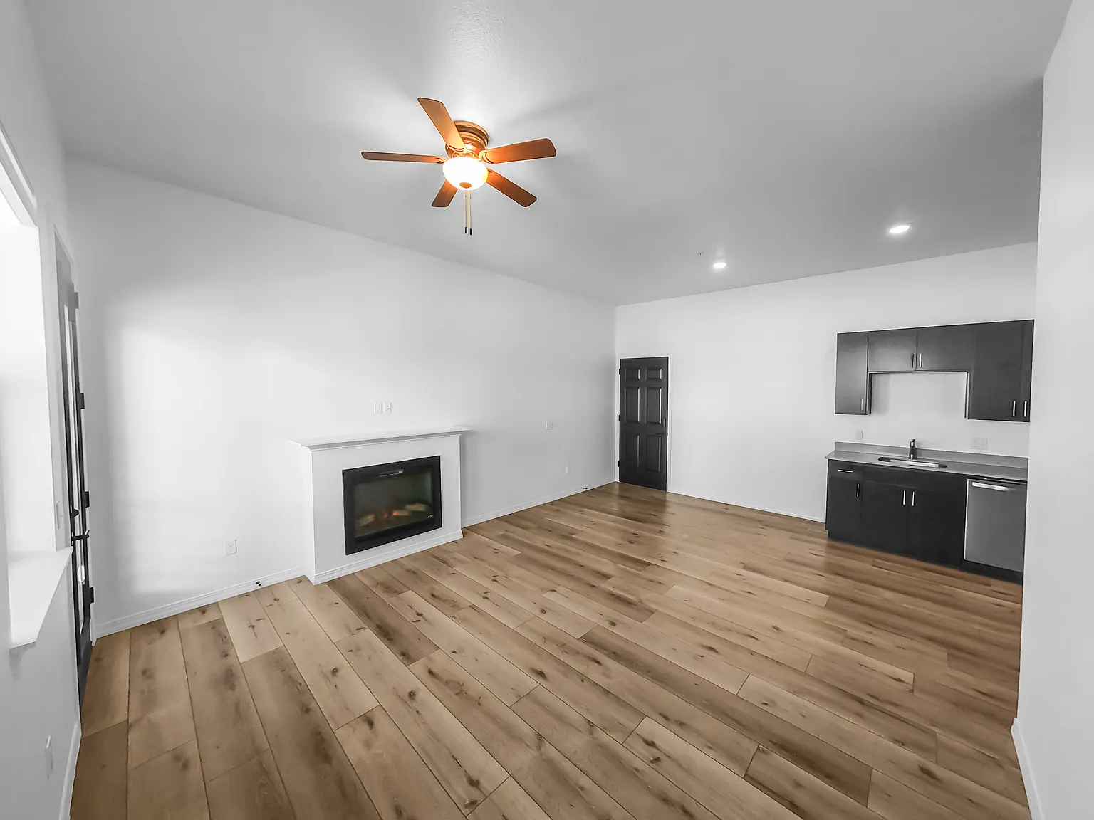 1 bed, 562 sqft, $2,995 — Photo 4