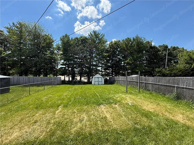 1261 Malden Ave — Photo 24
