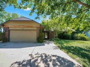 1928 S Capri Cir, Wichita, KS 67207
