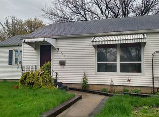 421 1st St NE, Hampton, IA 50441