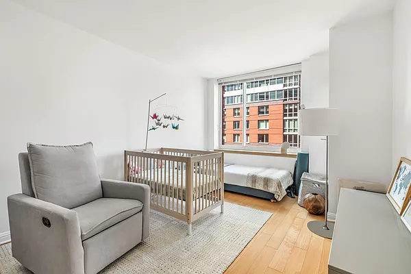 Rented by R New York | media 6