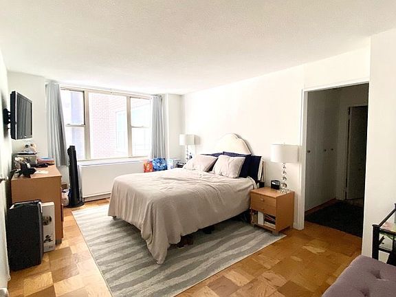 4th image of 166 E 34th St APT 10K