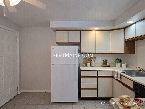 4th image of 20 Tall Pines Dr APT 4