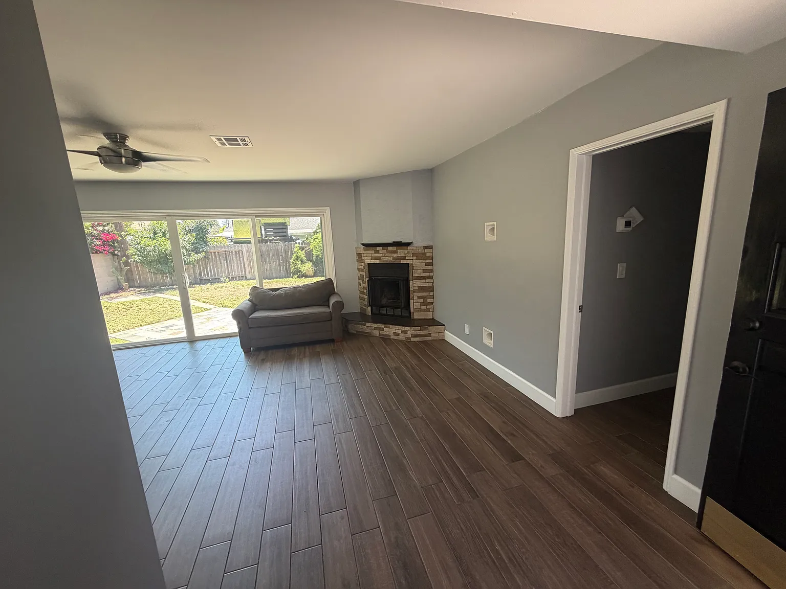 3 bed, 1216 sqft, $4,250 — Photo 3