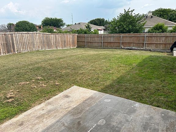 2nd image of 1116 Driftwood Ln