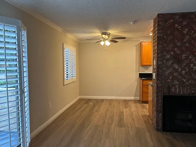 Oak Village — Photo 3