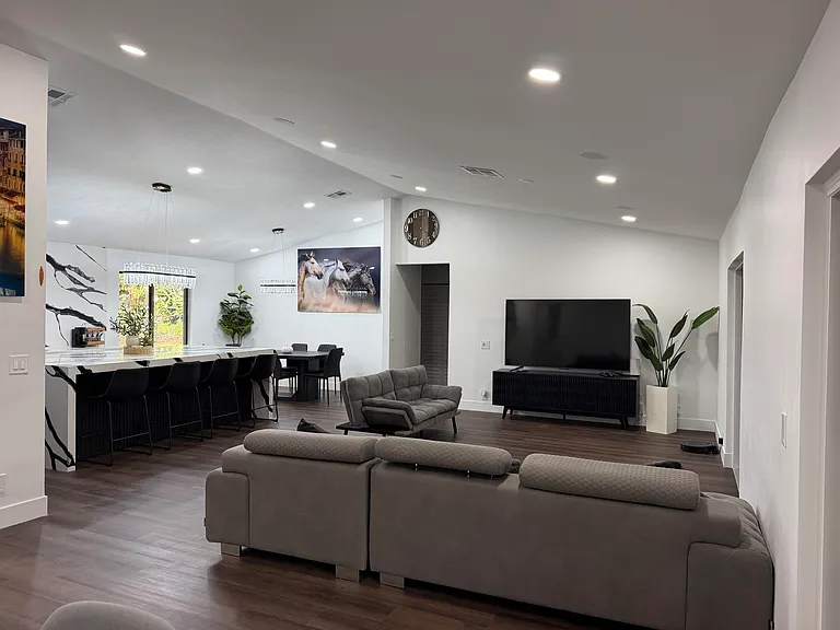 8264 Palomino Dr — Photo 32