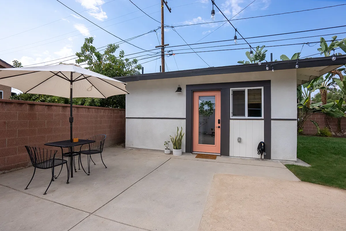 E Redwood Ave, Anaheim — Photo 1
