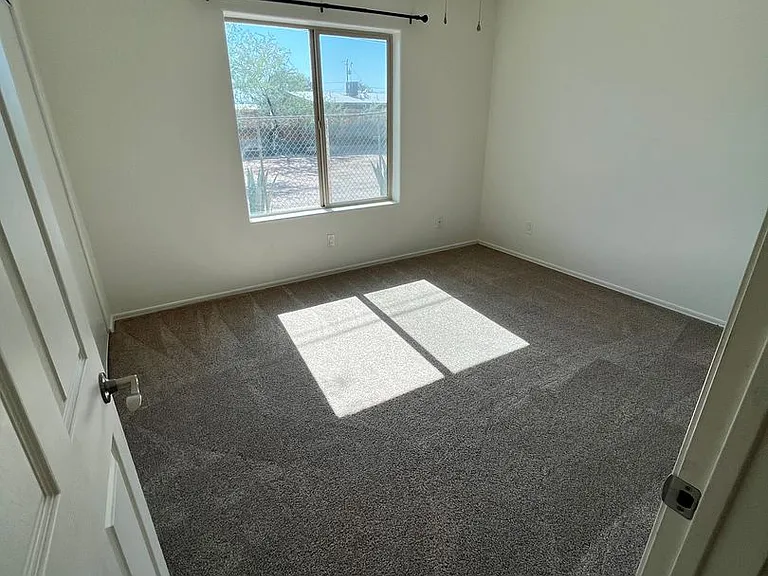 1303-1313 W Cedar St — Photo 35