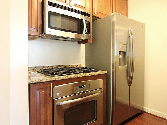 3rd image of 2101 N Monroe St APT 117