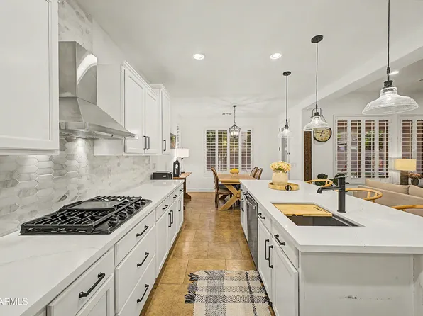 3853 E COMSTOCK Drive, Gilbert, AZ 85296