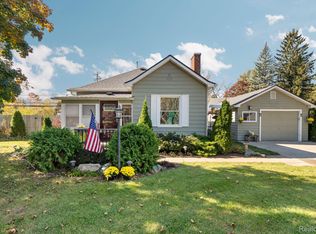 125 University Dr, Howell, MI 48843