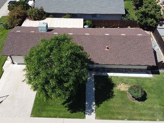 5th image of 1275 Manor Dr
