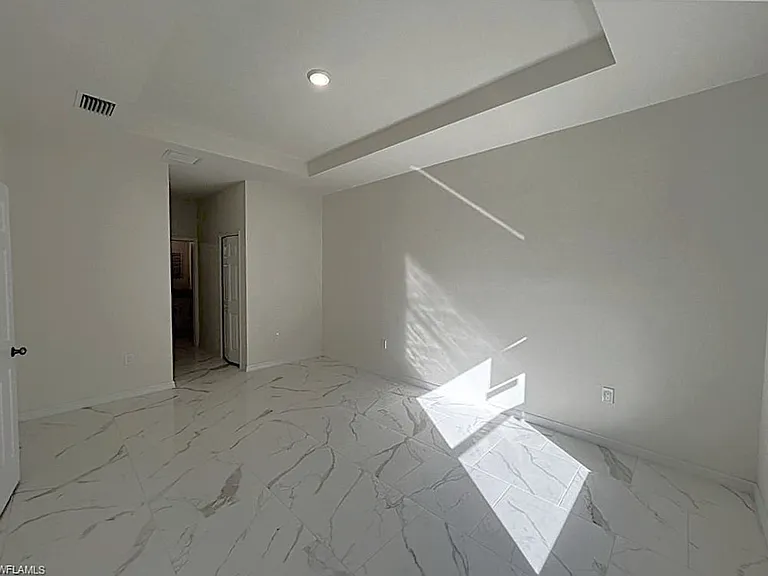 1236 Ramsay St E — Photo 12