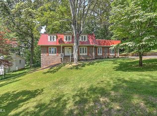 505 Red Oak Ln, Kingsport, TN 37663